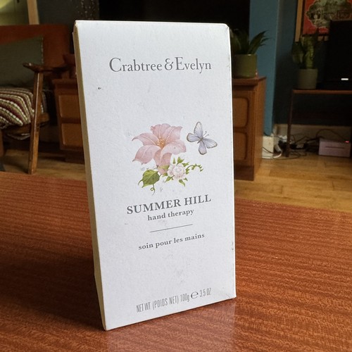 Crabtree evelyn hand - evelyn,