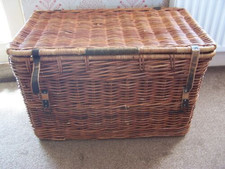 VINTAGE WICKER HAMPER, VERY