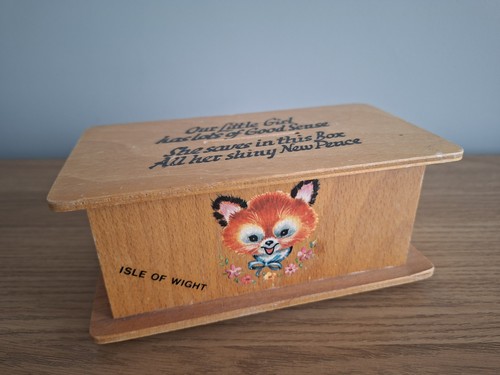 Vintage retro kitsch wooden - vintage,