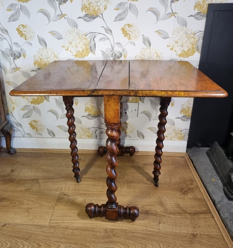 Small victorian walnut - small, barley