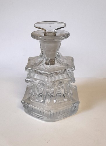 Hexagonal crystal vase x - 9,