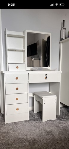 White dressing table - dressing,