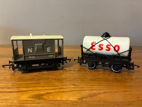 Hornby esso tanker wagon - "esso",