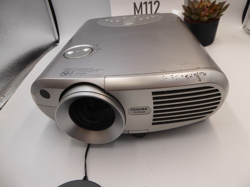 Toshiba tlp560 projector - ,