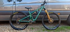 2025 YETI SB140 C2 FACTORY 29" MTB EMERALD GREEN WITH PODIUM GOLD FORKS - LARGE