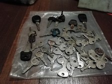 joblot classic car Keys and a