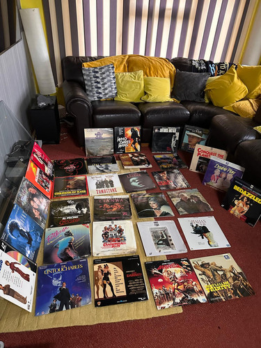 Massive 331 laserdiscs - 331-, lot