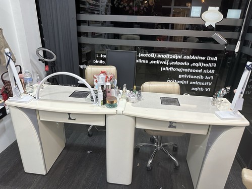 Manicure nail art table - manicure,