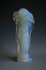 ART DECO SABINO WOMAN WITH LAMB OPALESCENT GLASS FIGURINE