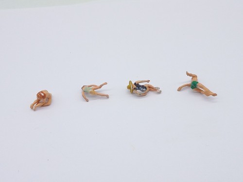 Preiser figures sunbathers - figures,
