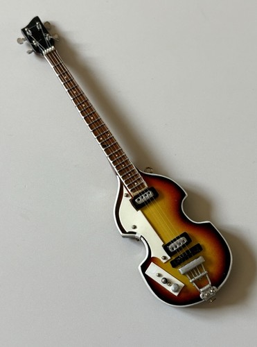 Miniature hofner violin bass - miniature,