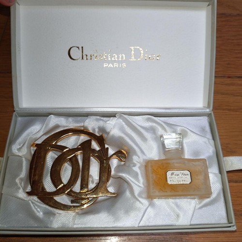 Christian dior vintage brooch - dior,