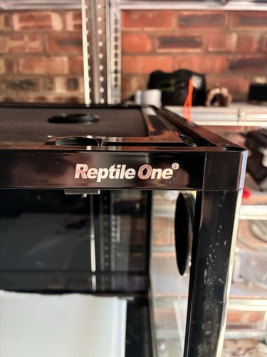 Reptile one vivarium - one,