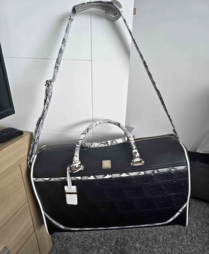 River island luggage - river,