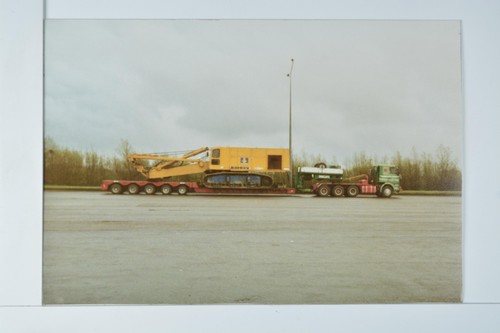 Green lorry red - red, low