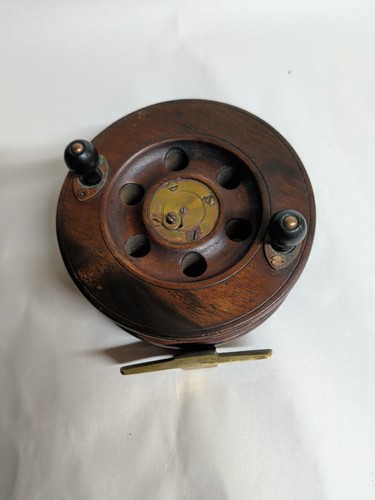 Vintage wooden fishing reel - wooden,