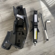 Audi Q3 2011-2018 Tools Jack Tool Kit Spare Wheel Jack Car Lift 5n0011031e