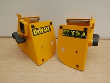 PAIR OF DEWALT SUPPORT BRACKETS & LOCKING LEVERS FOR THE DE7033 TRACKSTAND 