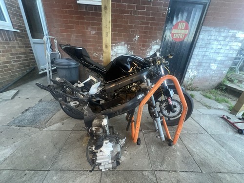 Honda cbr 125r stock - stock, track