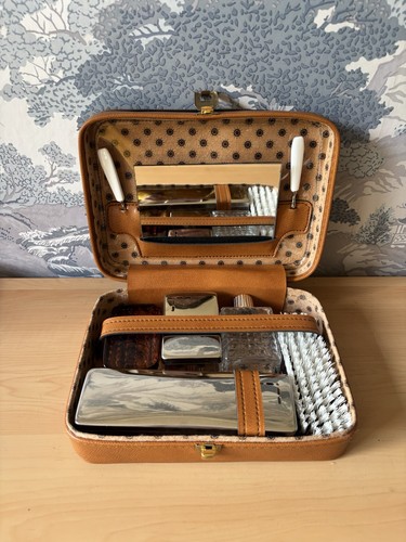 Vintage men travel - vintage,