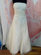 Wedding dress size 22 ivory
