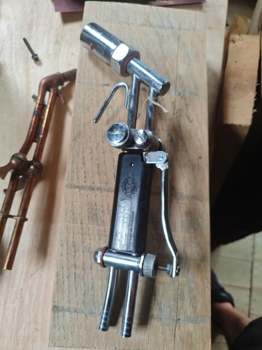 Gas blow torch brazing - blow,