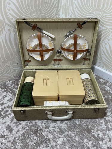 Vintage Coracle Picnic Set for