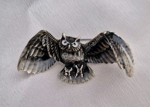 Flying owl brooch - brooch, vintage