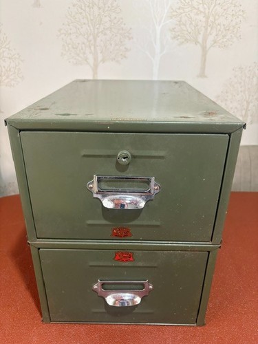 Vintage green metal filing - green,