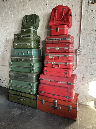 Vintage red suitcase lot - red,