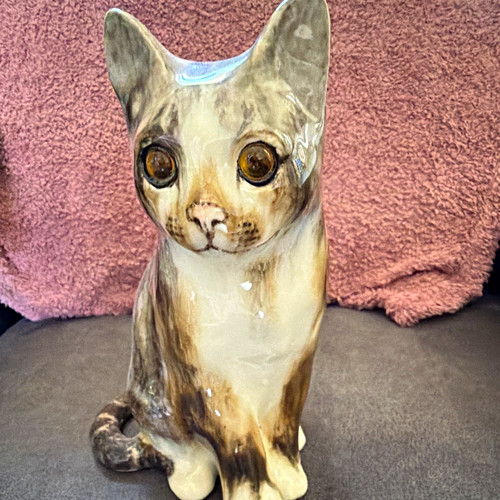 Winstanley ceramic pottery - ceramic/pottery, cat