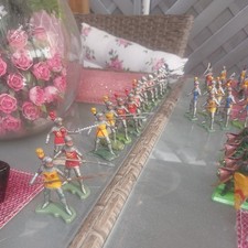 Vintage Britains Deetail/TIMPO /AIRFIX Toy KNIGHTS 1971 240 FIGURES PLUS 