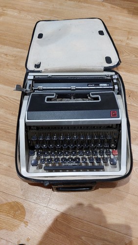 Olivetti lettera typewiter - lettera, dl