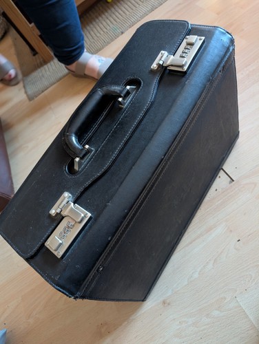 Pilot lawyer attache case - pilot/lawyer,