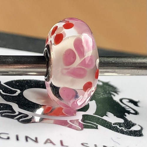 Authentic genuine trollbeads