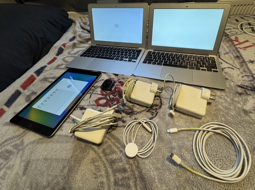 Apple job lot macbook - lot, air