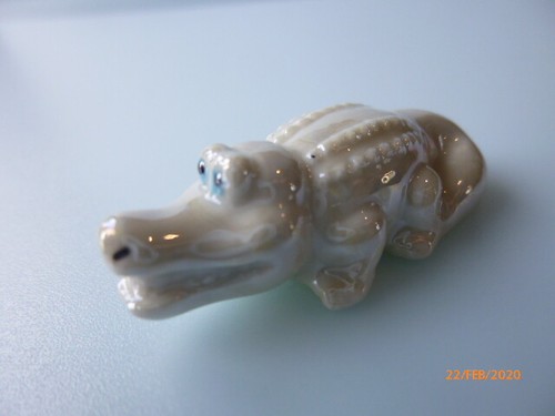 Wade whimsie pearl lustre hand - wade,