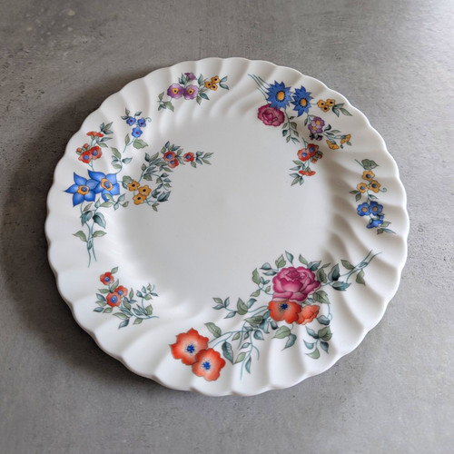 Pretty wedgwood avebury bone - pretty,