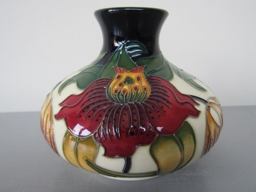 Moorcroft vase anna lily - moorcroft, in