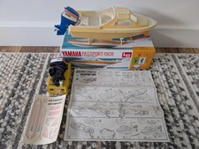 Vintage MITSUWA Yamaha Passport 19CR Scale RC Model Boat 2 x Outboard Motor 