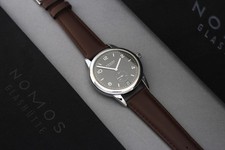 NOMOS Club Automatic Date 774