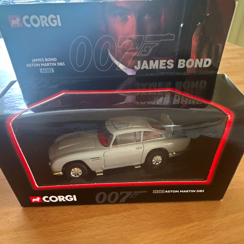 Corgi james bond - james, 007
