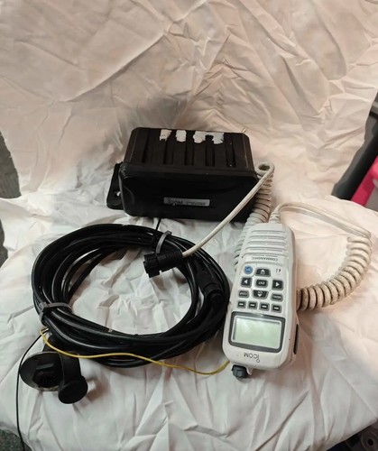 Icom m400bb vhf dsc - /,
