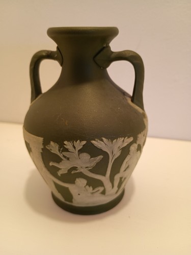 Wedgwood olive green jasper - green,