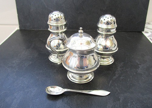 Solid silver cruet set - silver,