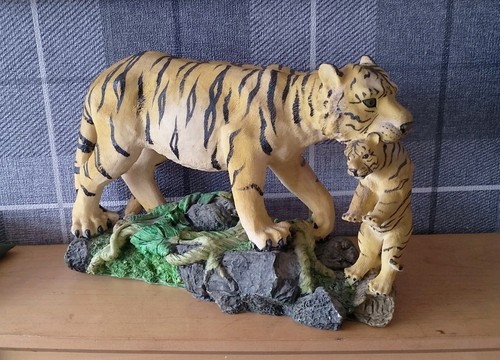 Large tiger carrying cub resin - tiger,