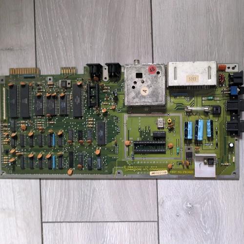 Commodore motherboard - 64,