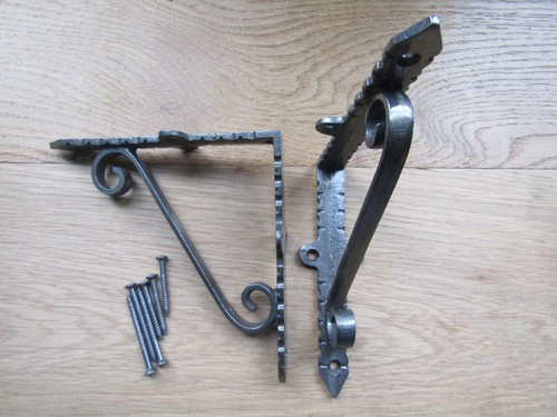 Pair jagged scroll - jagged, iron