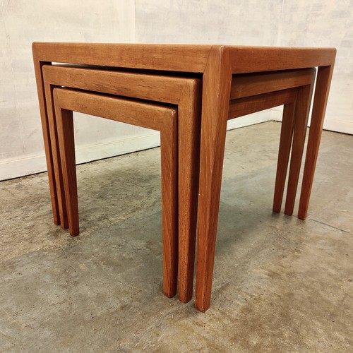 Vintage mid century - teak, nest