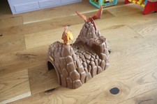 ELC FLEXI-TRAX MOUNTAIN TUNNEL WITH 2 DINOSAURS